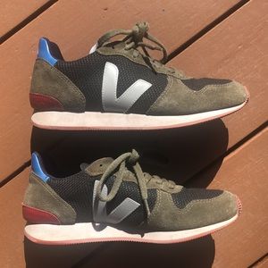 Veja Multi Holiday Low Top Trainers (Olive) - 7